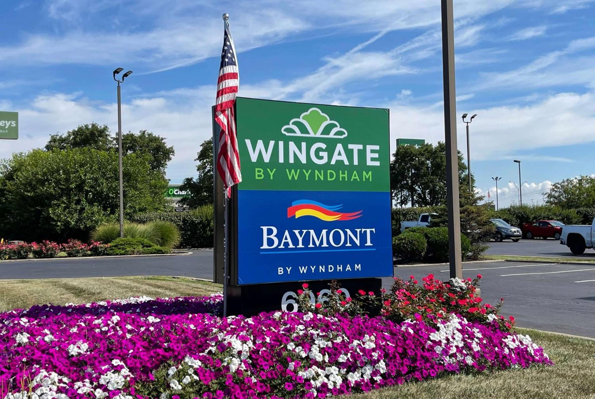 Baymont By Wyndham Dayton North Hotel Exterior photo