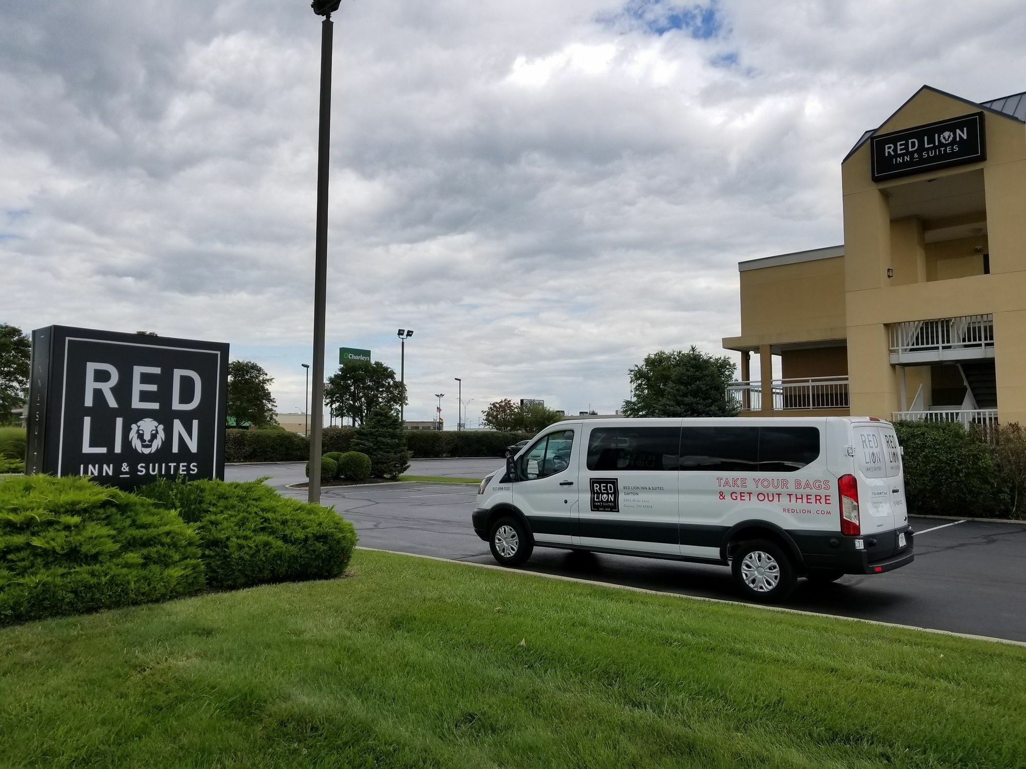 Baymont By Wyndham Dayton North Hotel Exterior photo